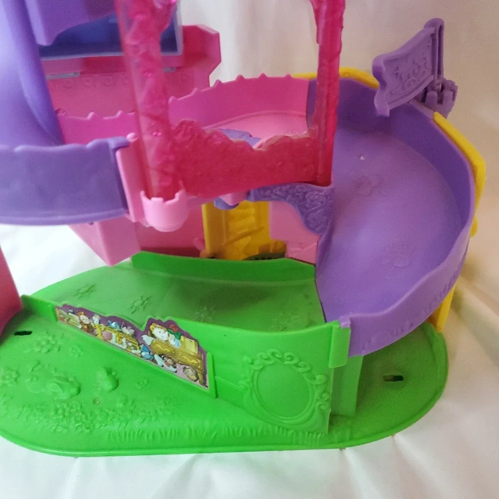 Fisher-Price Little People Disney Princess Castle Twist & Light Wheelies Tower